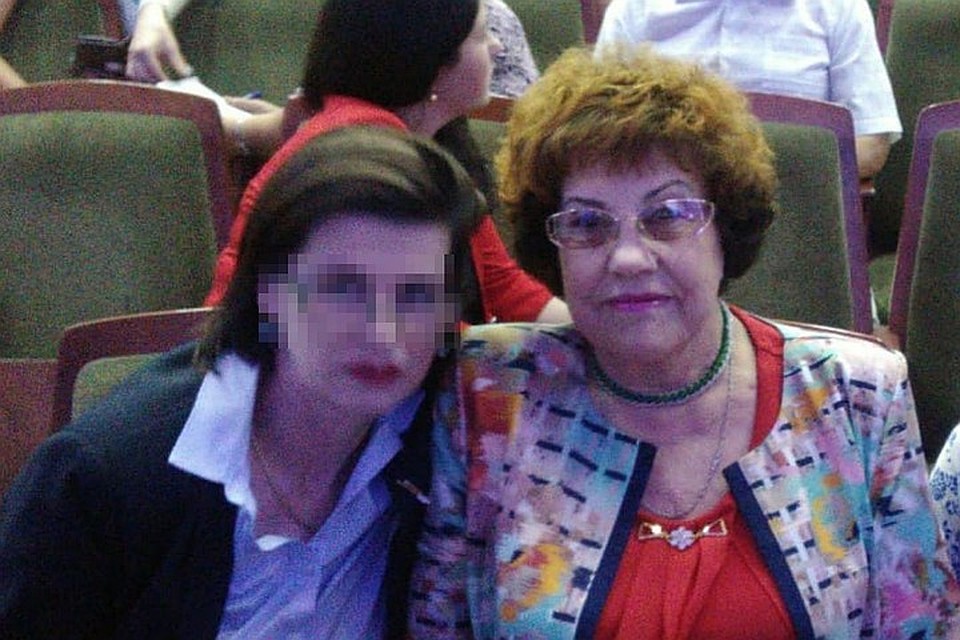 Погибшая учительница (слева) считалась самой ответственной в школе. Фото: предоставлено Валентиной СЕСЕРОВОЙ. 